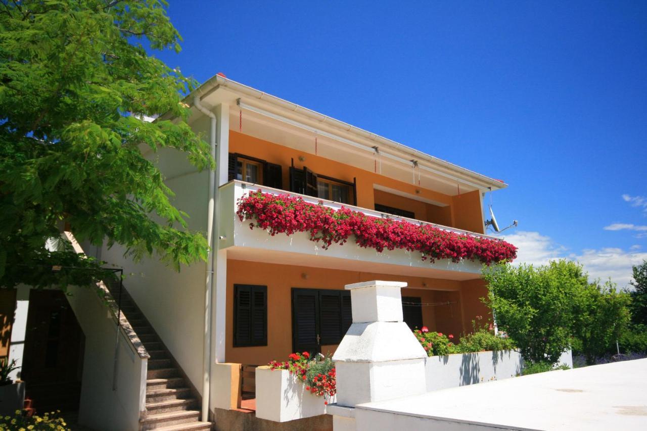 Apartments Surfinia Baska  Luaran gambar