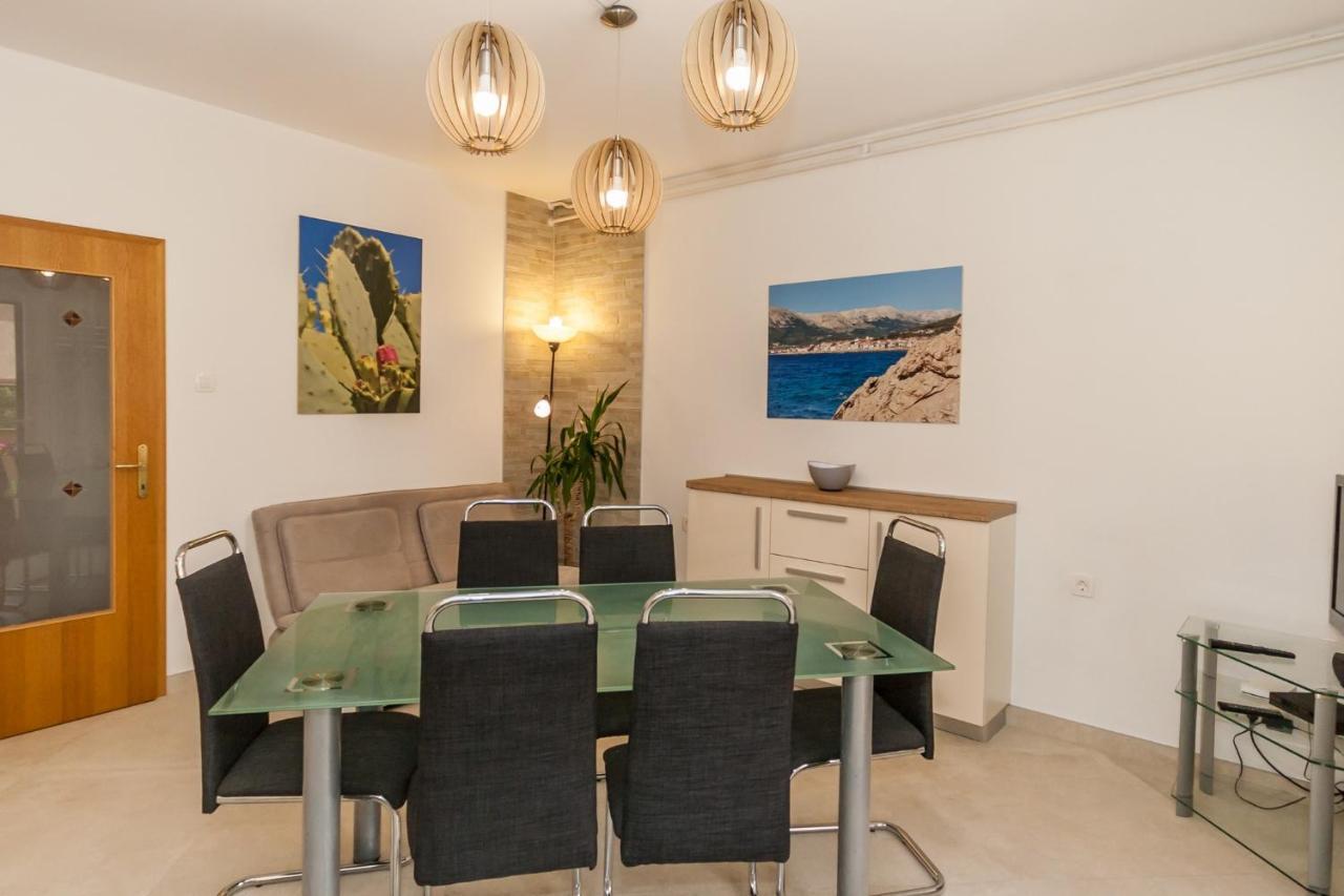 Apartments Surfinia Baska  Luaran gambar