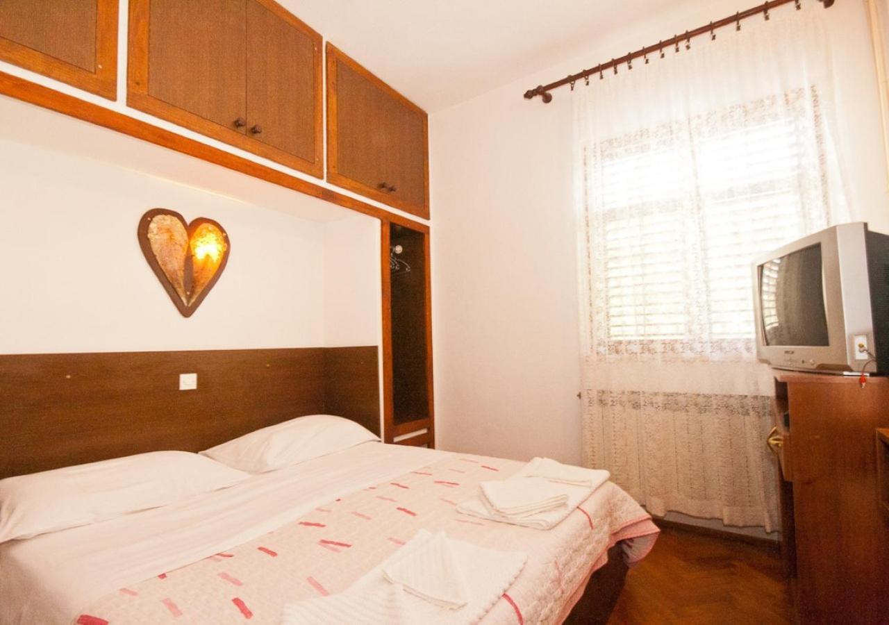 Apartments Surfinia Baska  Luaran gambar